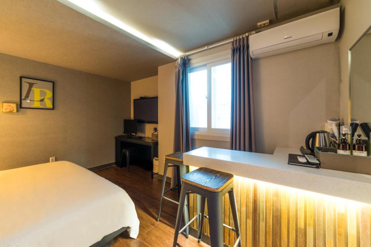 Hotel Bridge Пусан Экстерьер фото